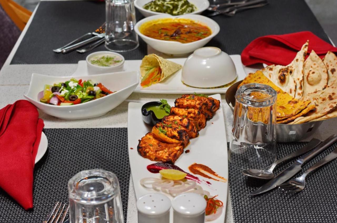 Hotel York Legacy -3 Minutes Walk From New Delhi Railway Station 'The 5 Star Ambience' Newly Built Luaran gambar